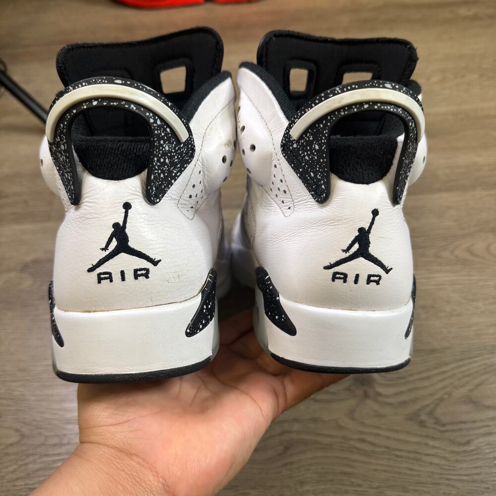 Jordan 6 Retro Reverse Oreo - Picture 8 of 12